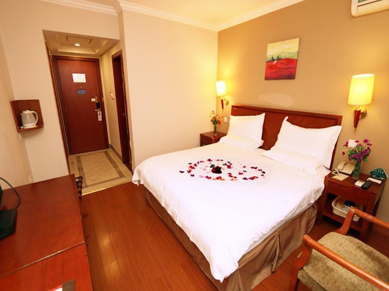 Greentree Inn Shanghai Zhongshan Hutai Hotel Екстер'єр фото