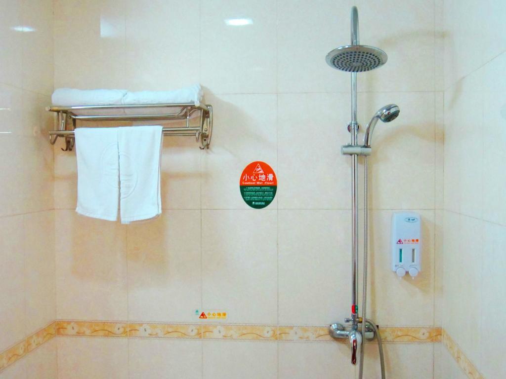 Greentree Inn Shanghai Zhongshan Hutai Hotel Екстер'єр фото